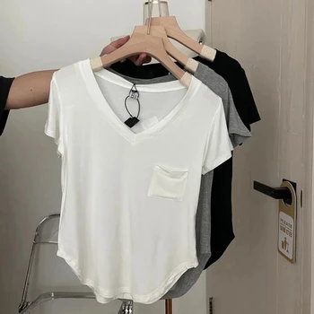 Женская сексуальная футболка, однотонный тонкий укороченный топ, летняя одежда, Корейские женские эстетичные карманы, асимметричный V-образный вырез, короткий рукав